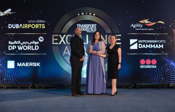 Award presentation on stage at the Transport & Logistics Middle East Excellence Awards 2019